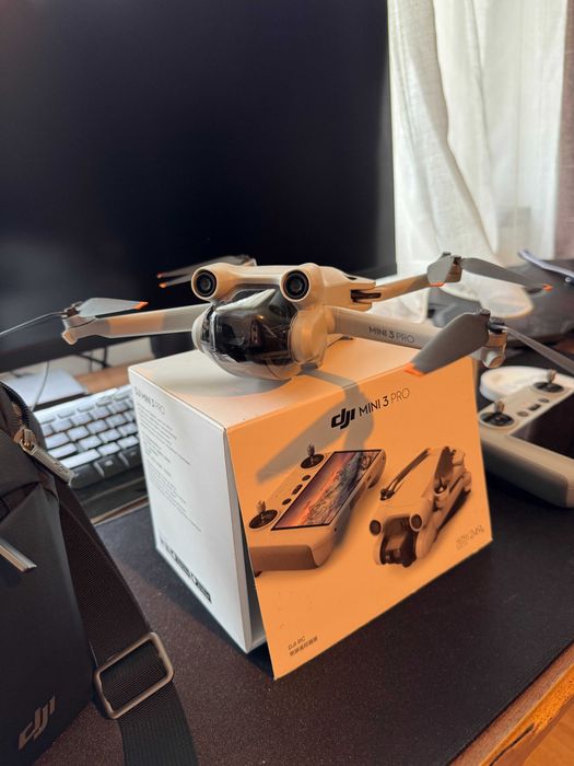 Drona DJI Mini 3 Pro, 2 baterii(1 extended),geanta,filtre,Care Refresh