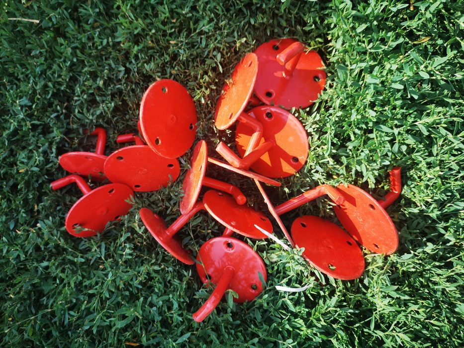 Vând cârlige pentru agățat