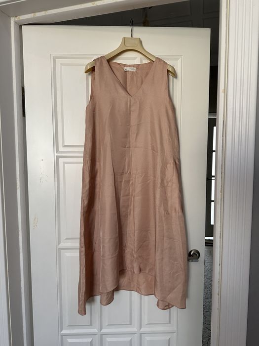 Женская одежда платья