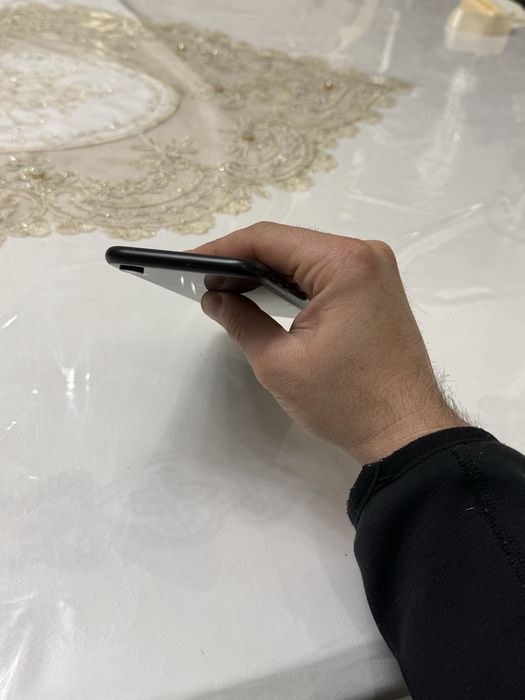 Iphone XR srochni sotiladi