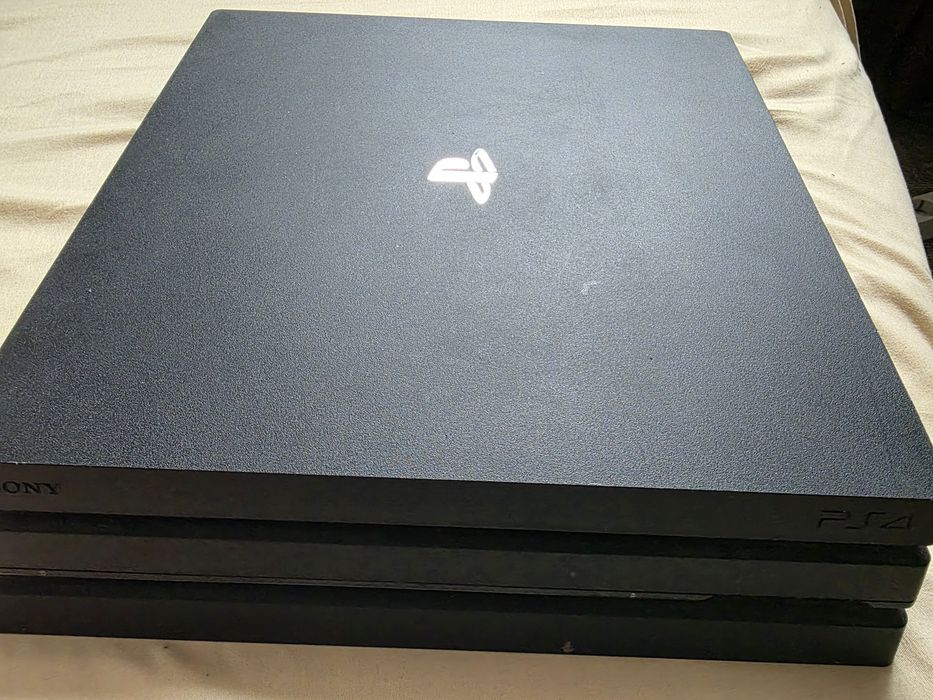 Ps 4 pro in stare impecabila de 1T