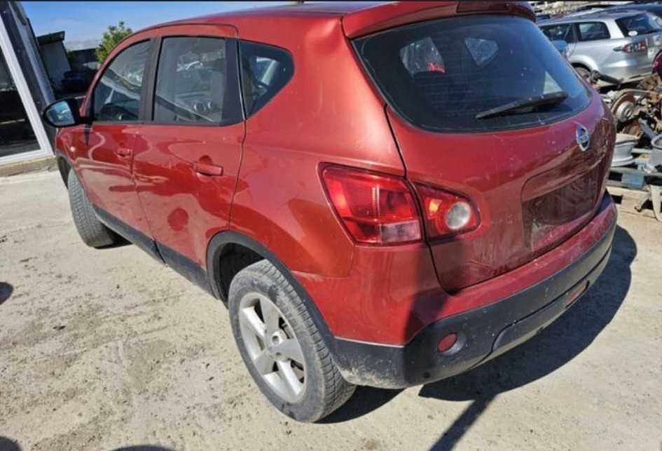 Dezmembrez Nissan Qashqai 1.6i Piese
