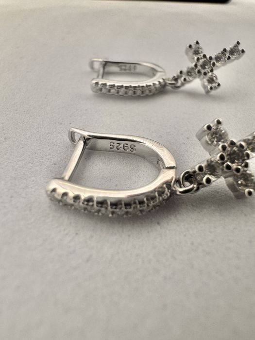 Сребърни обеци кръстчета с мойсанит (Диамант)