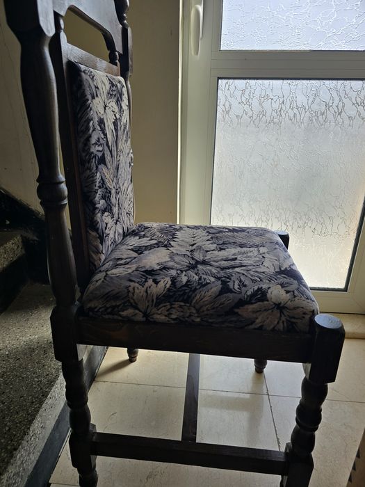 Трапезни столове