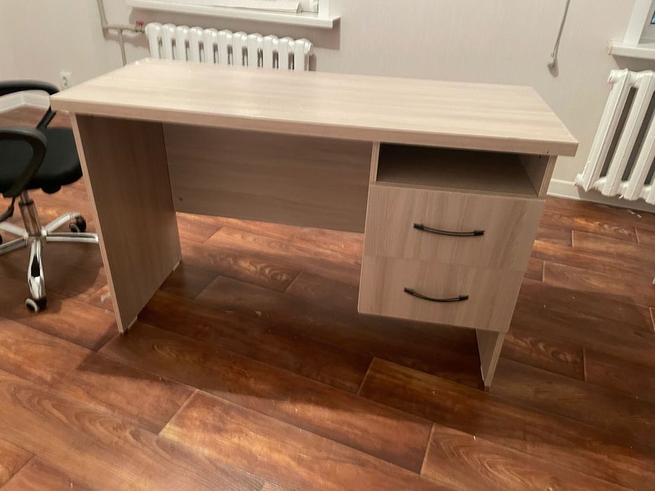 Стол для работы или детей