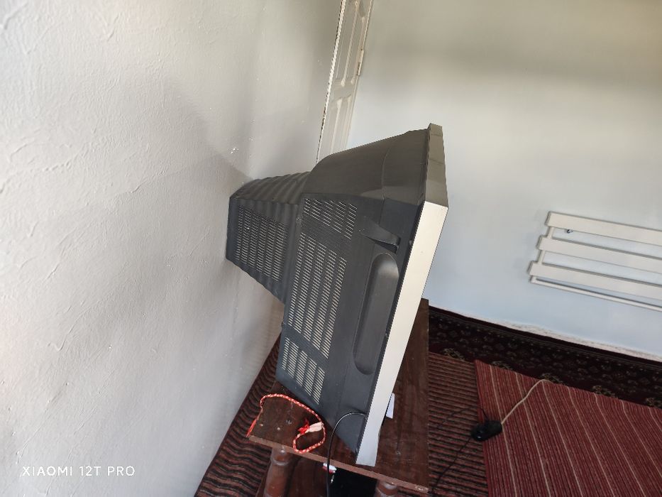 Телевизор LG размер 72 лик