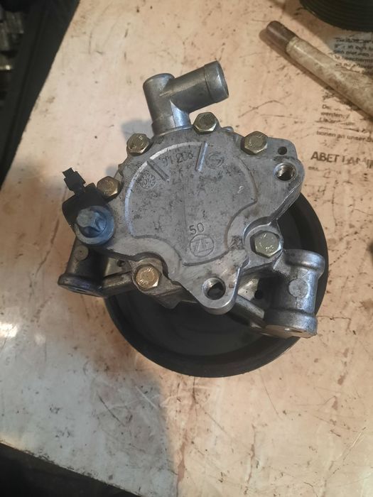 pompa servodirecție mercedes e class w211 2.2 cdi cod a0034660101