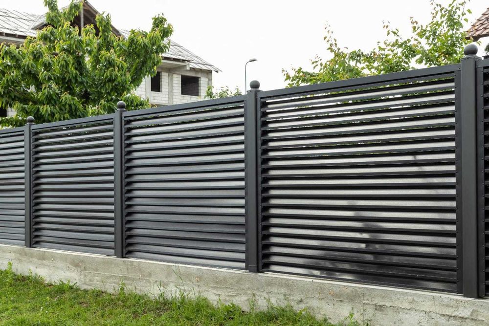 Garduri din panou stil jaluzele, sipca metalica, tabla si alte modele