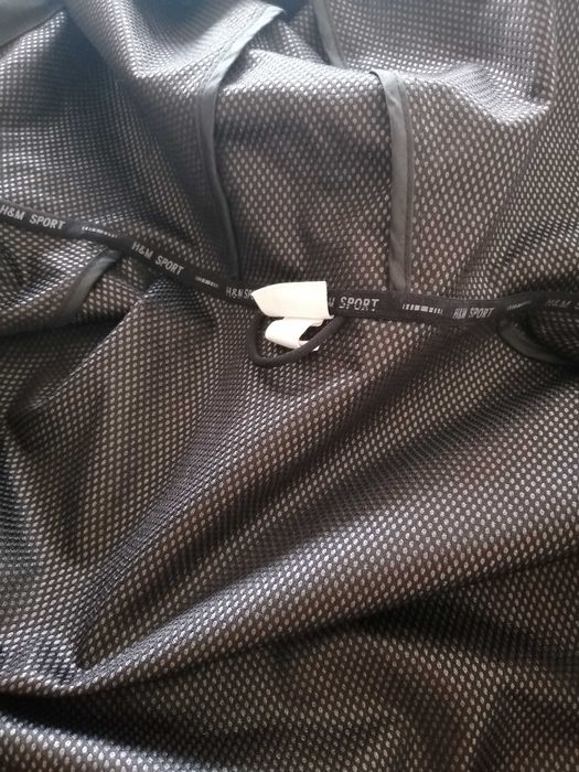 Jacheta barbati H and M H&M antiploaie antivant masura M geaca sport