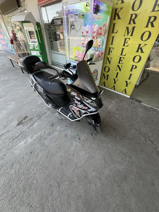 Tiger scooter srochna sotiladi