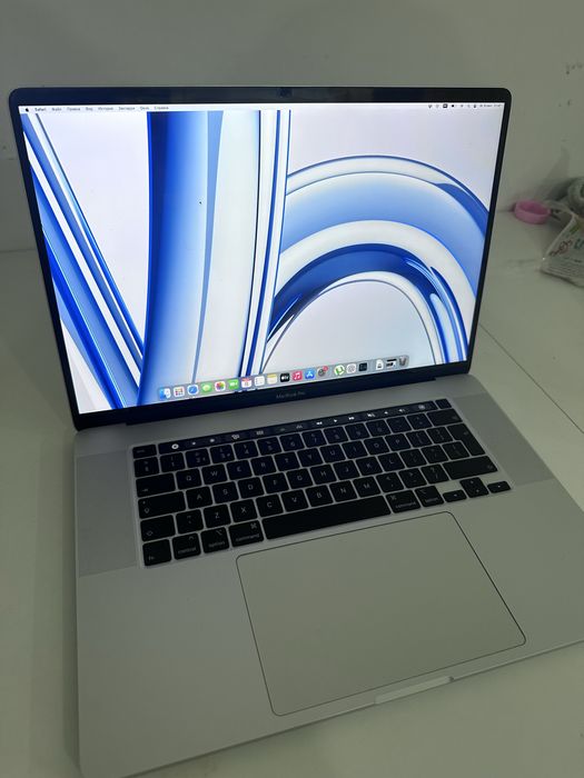MacBook Pro 16 — Идеальное состояние | 16/512 |