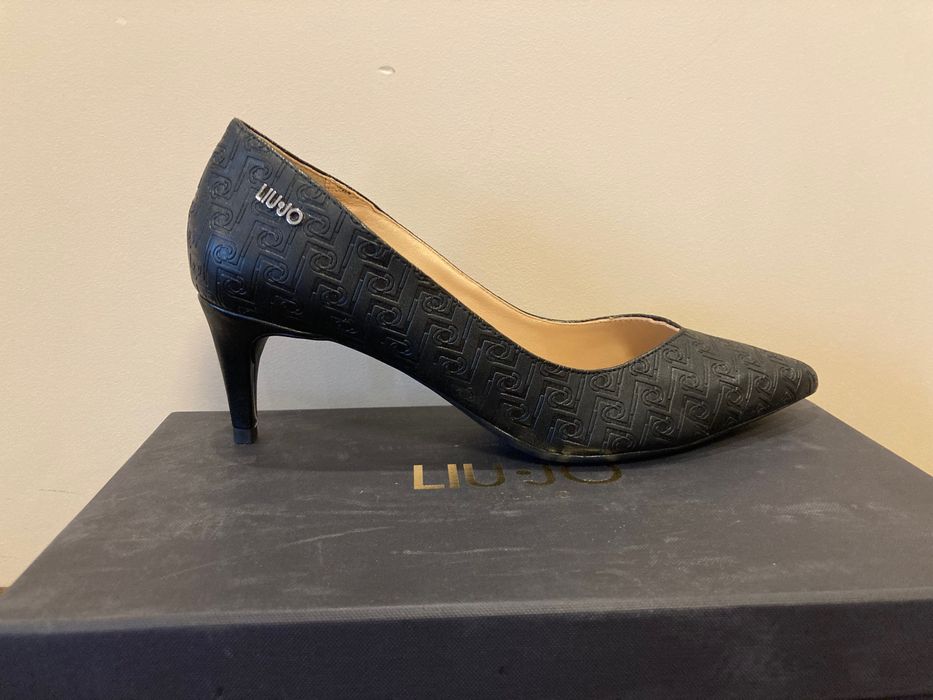 Елегантни обувки Liu Jo 38