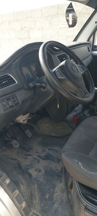 Dongfing yuk Avtomabili sotiladi