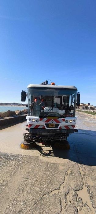 Inchiriere Vanzare Autocisterna si Automaturatore - Curatenie Santiere