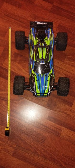Traxxas Rustler 4x4 100 km/ oră