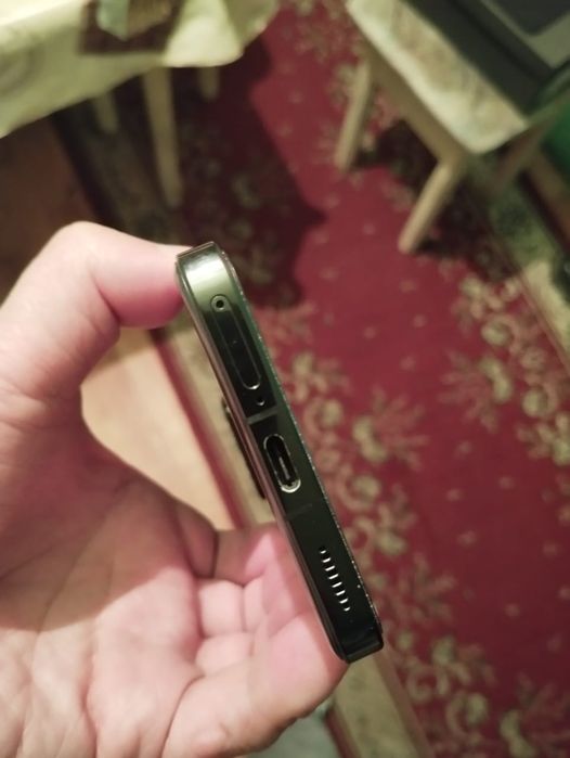 Продам xiaomi 13