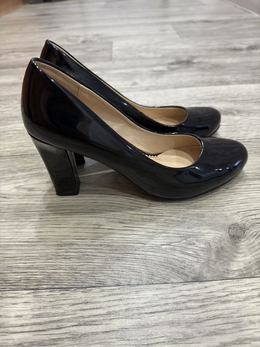 Продам туфли женские