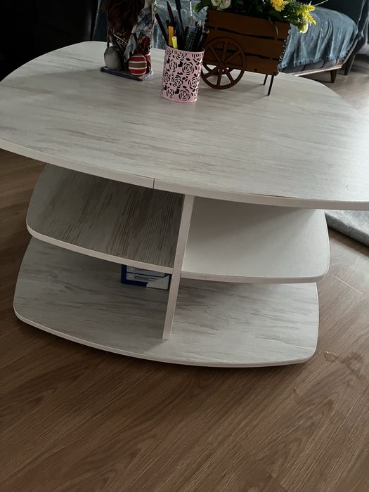 Письменный столик продам