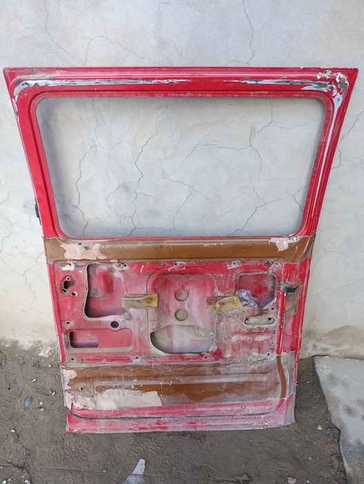 Damas oʻng orqa eshik sotaman rabochi