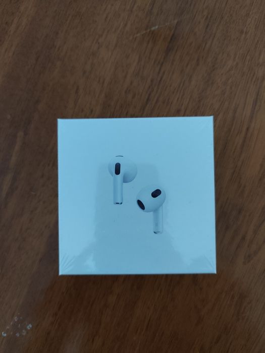 Airpod3
Yengi ochilmagan
Rangi: oq
Turi: TWS 
IPX7 ximoya
Batareya: 5