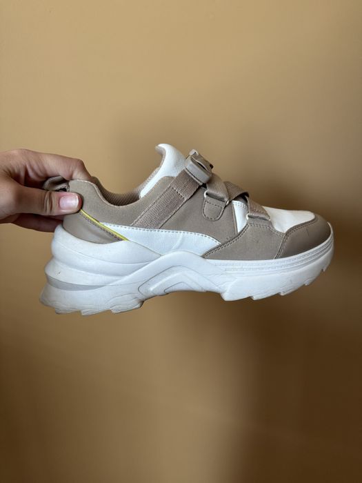 Дански маратонки Reserved