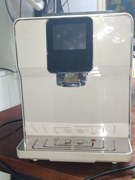 Nasiya. Professional coffemashinalari sotiladi. Продам Кофемашину.