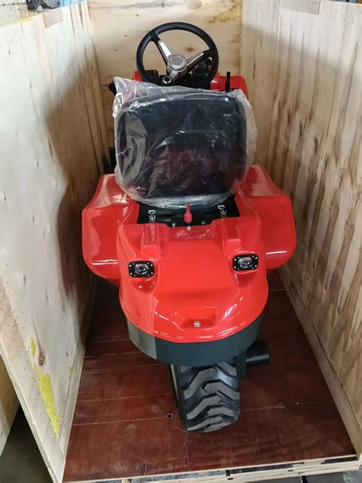 Мини погрузчик, фронтальный, полный привод.