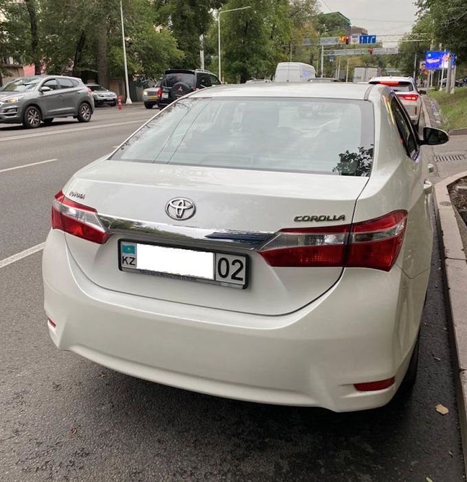 машина Тойота Королла
