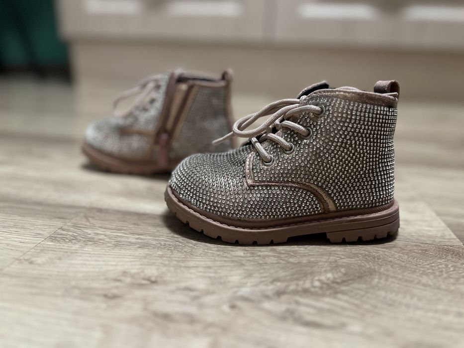 Боти/ботуши с камъни 23 номер