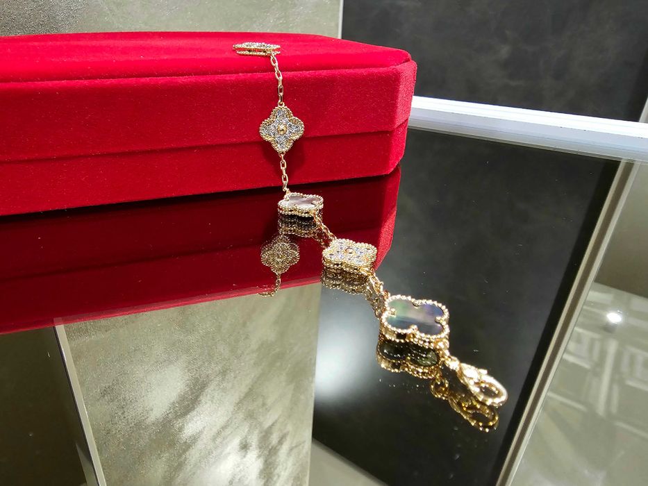 Van Cleef & Arpels VCA Rose Grey Mother Vintage Alhambra Дамска Гривна