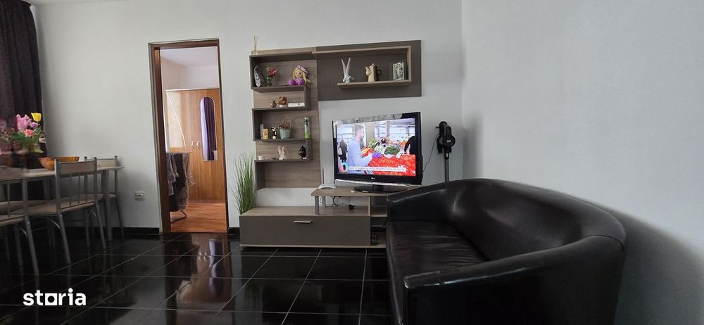 ETAJ 1,Micro 5 Târgoviște, închiriere apartament 3camere — fotografia 1