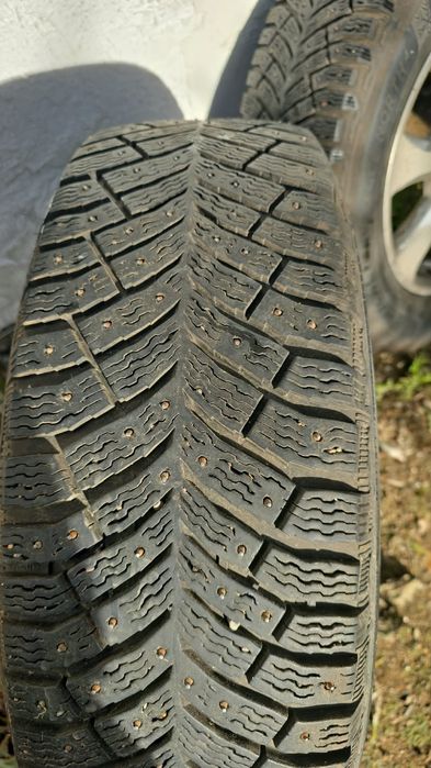 Диски с зимними шипами мишлен 215/65/R16