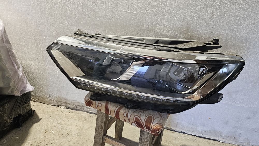 Far stânga Passat b8 led