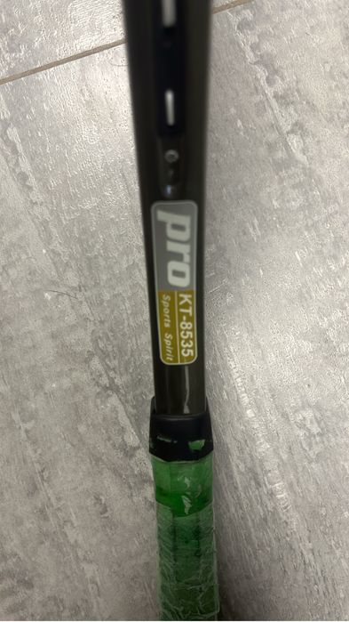 Ракетка для большого тенниса,