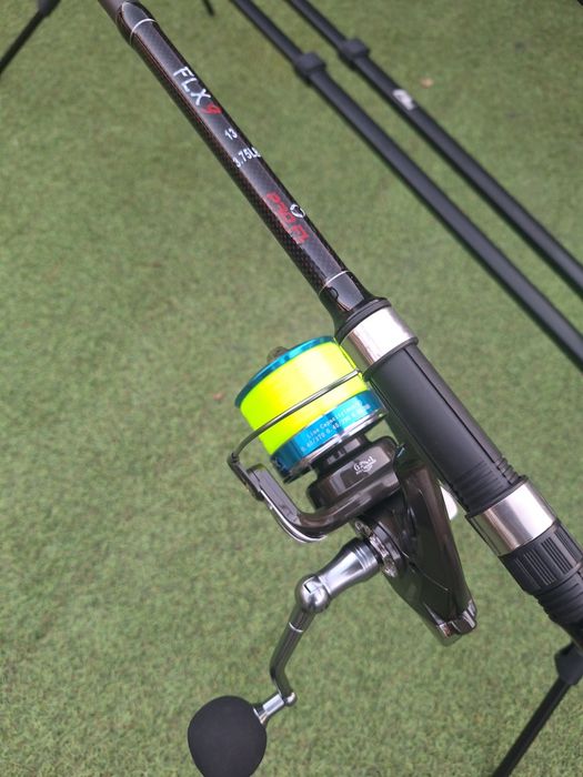 Set 4 Lansete Crap Pro FLx 9  3.90m 3.75 LBS 2 tronsoane Lbs + 4 Mulin