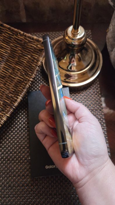 Продаётся Samsung S23

256 GB