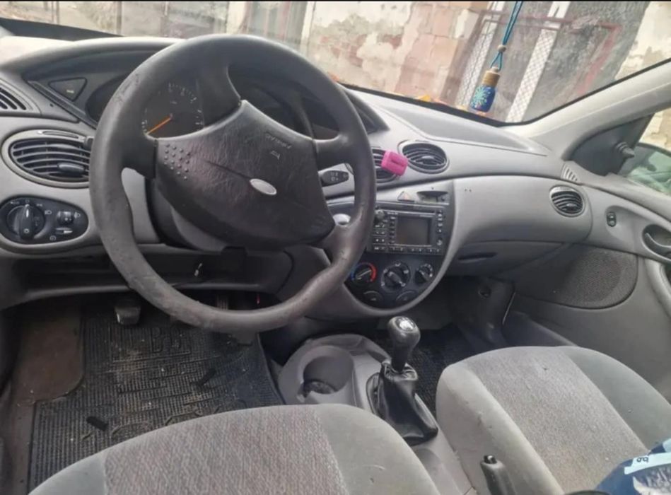 Vând Ford Focus Alb