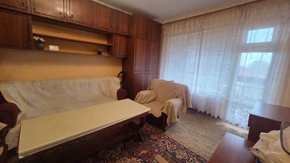 тристаен , обзаведен апартамент под наем