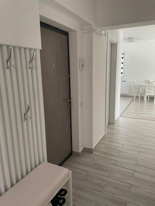 Vand apartament 3 camere