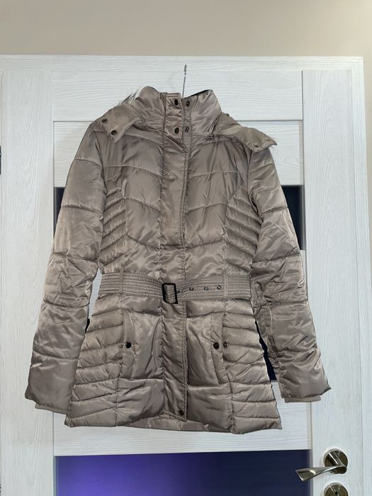 Дамско кафяво ватирано яке със сваляща се качулка ORSAY