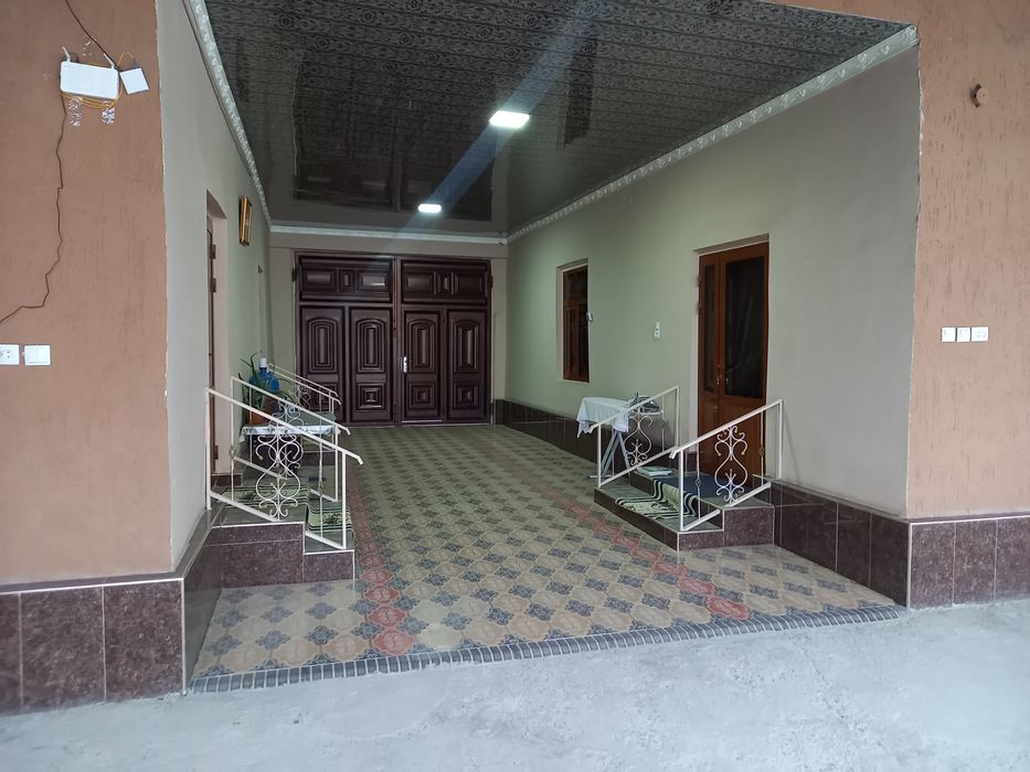 6 sotuxlik hovli sotiladi karmana talqoq