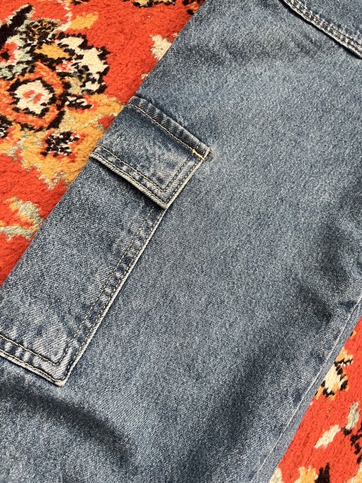 Продам женские джинсы