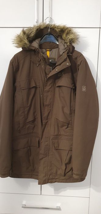 Geaca groasa Jack Wolfskin, originala, folosit 1 sezon