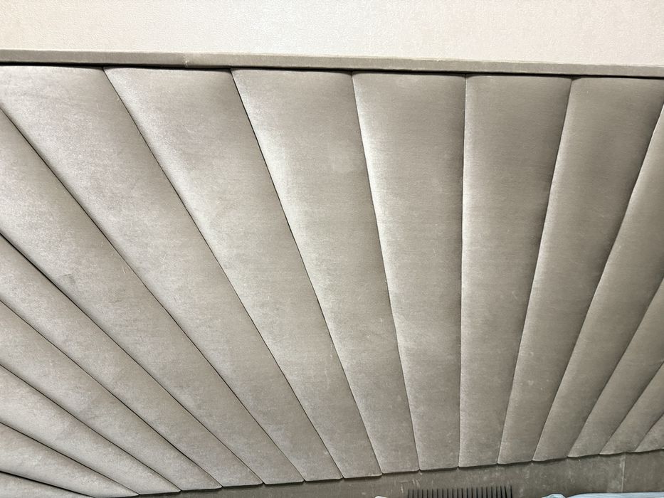 Двуспальная кровать