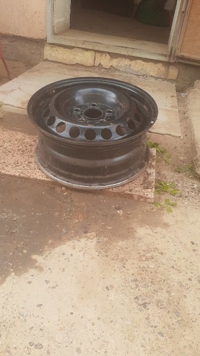 Продаётся комплект штампованных  дисков к