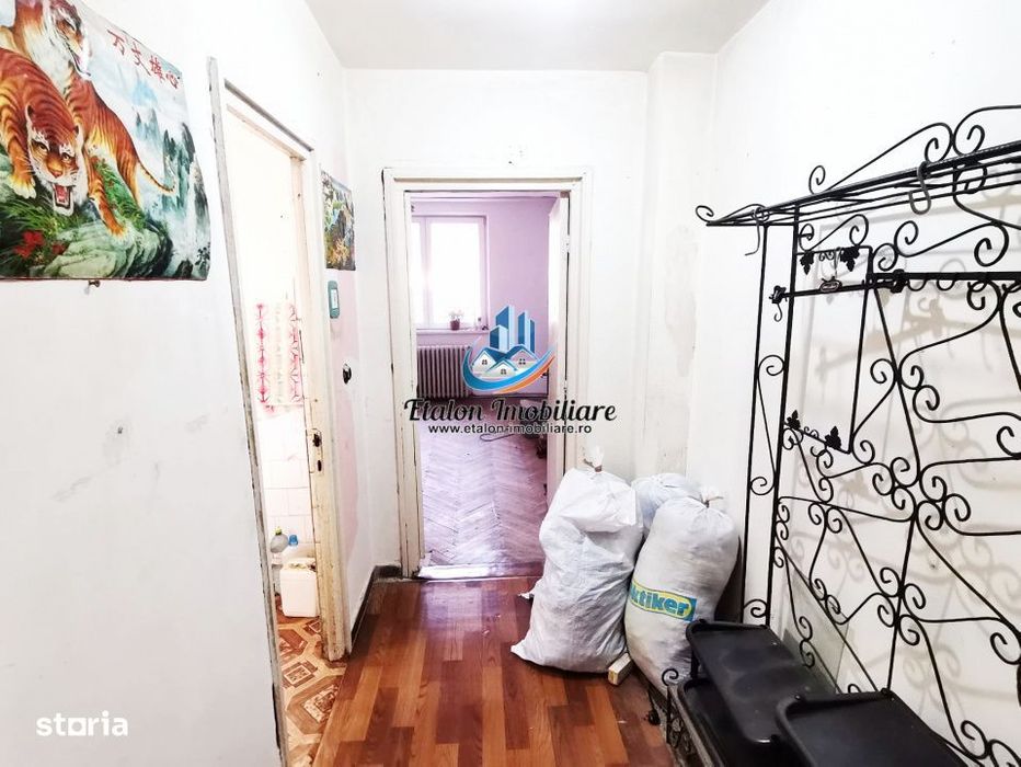 Apartament 4 camere semidecomandat, etaj 6, Maratei Piatra Neamt