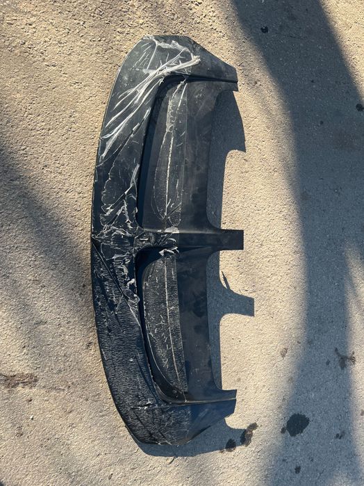 Черен Лип за Киа eв6