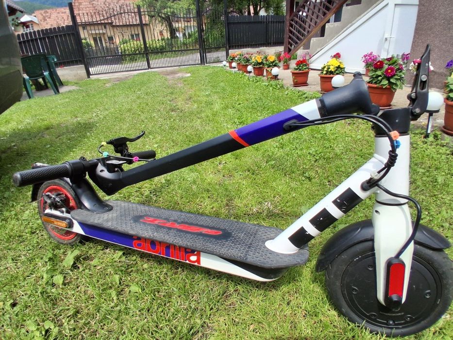 Trotineta electrica APRILIA eSRZ, 8.5 inch,