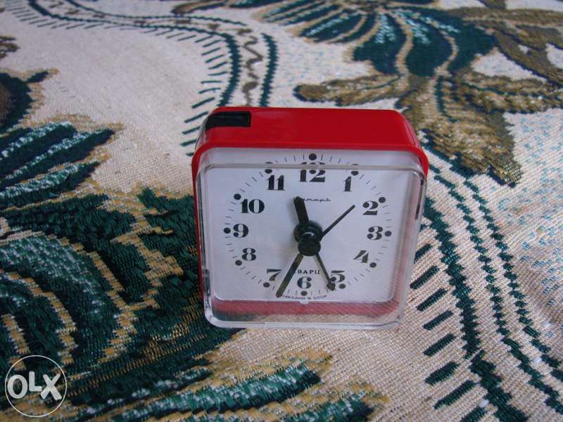 Продавам за колекционери стари часовници /работещи/ над 50год.