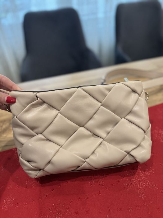 Дамска чанта GUESS